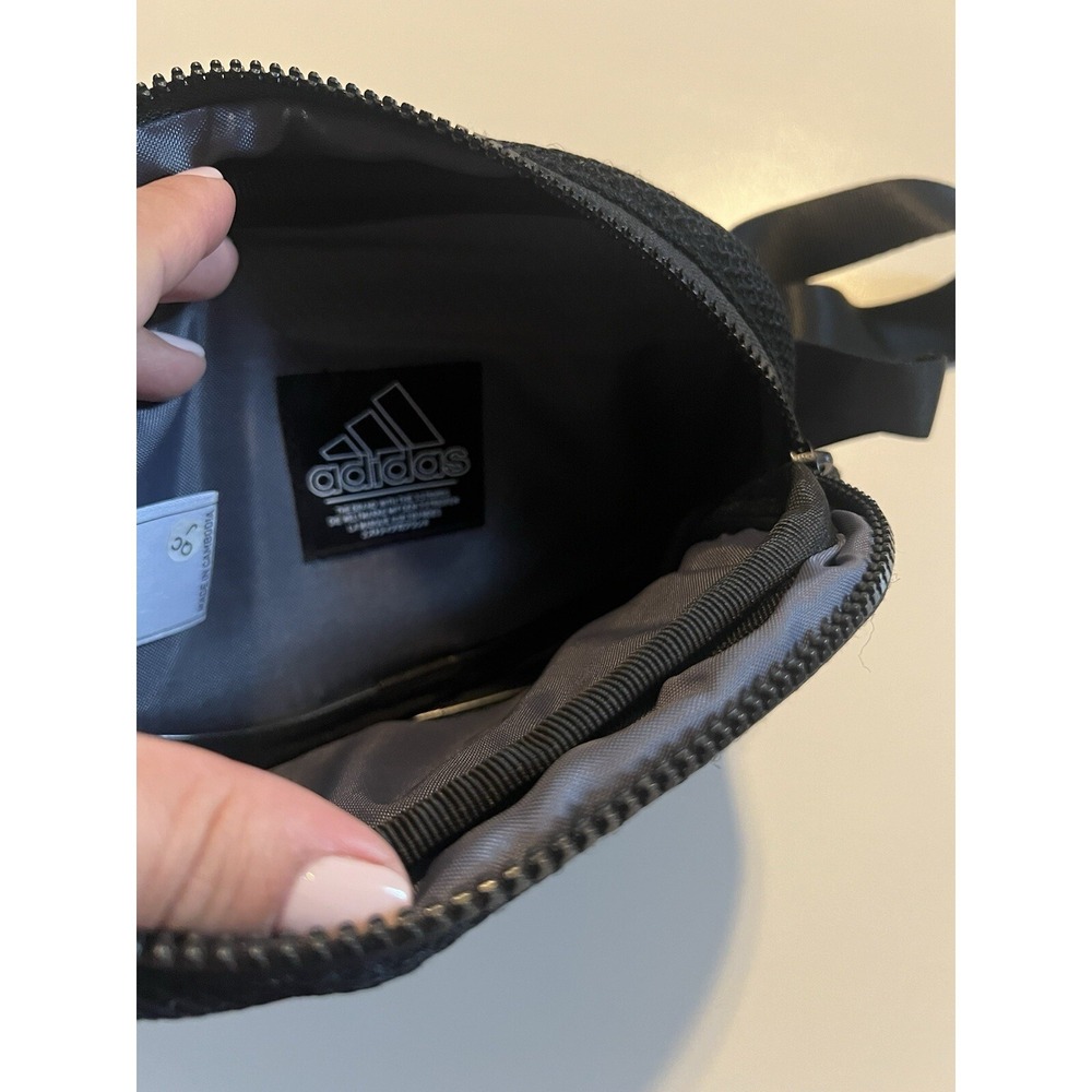 Adidas Air Mesh Waist Pack Training Bag Fanny Pack Black New with Tag - Picture 3 of 6
